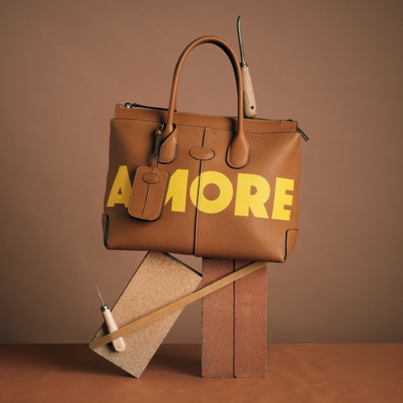 حقيبة Tod's Di Bag: تجسيد للأناقة الخالدة والحرفية الرفيعة