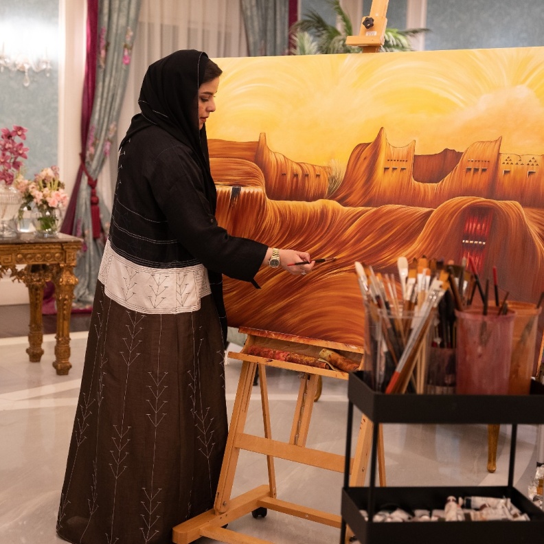 أعمال فنية تحمل تراثاً: إبداع الفنانة السعودية مضاوي الباز في الفن التجريدي