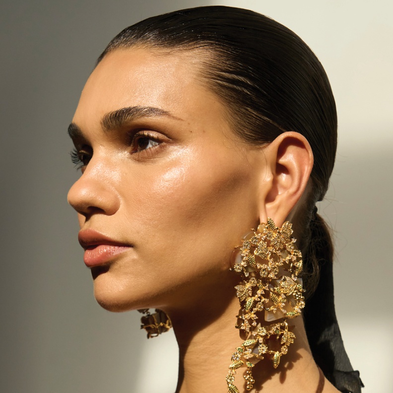 حقيبة من مستحضرات المكياج الصامدة ضد حرارة الطقس