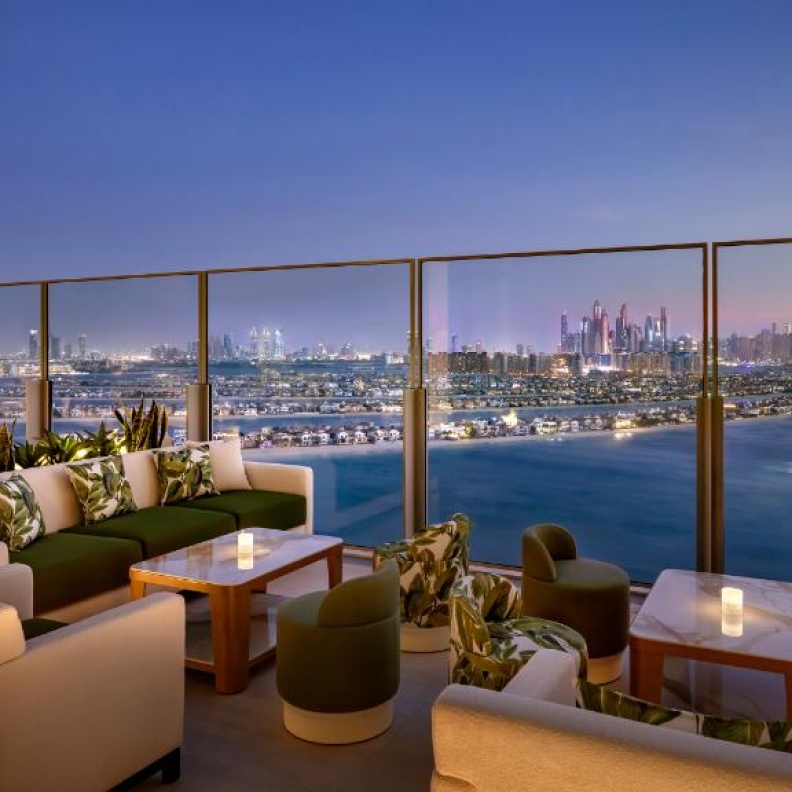 تجربة لا تنسى من الأطباق الآسيوية والمشروبات اللذيذة في مطعم لينغ لينغ بمنتجع أتلانتس ذا رويال في دبي