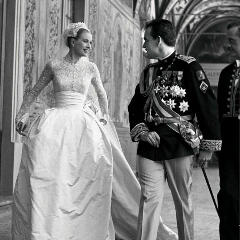 النجمة غريس كيلي _ الصورة من  Pinterest