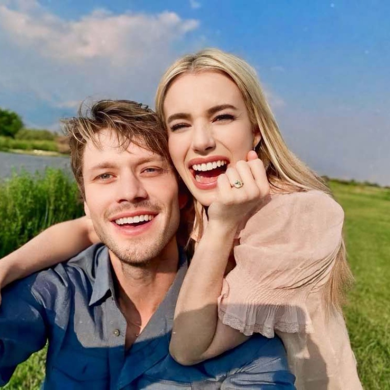 خطوبة إيما روبرتس