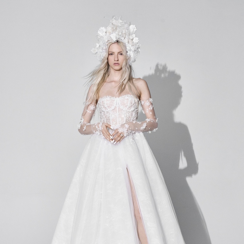 غطاء راس على شكل تاج من الورود تصميم فيرا وانغ