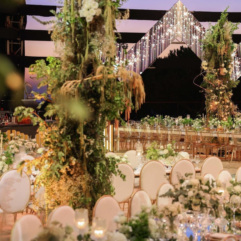 منظمة الأعراس كريستال توتلل "هي": هذه نصائحي لتنظيم حفل زفاف متكامل