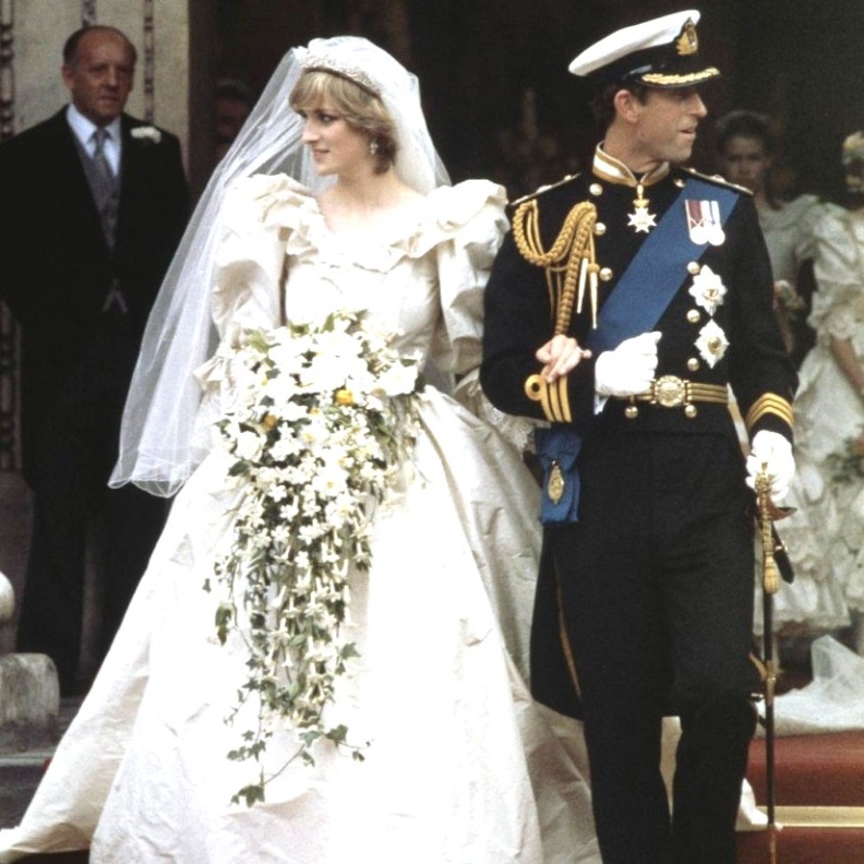 الاميرة ديانا مع تشارلز في يوم زفافها