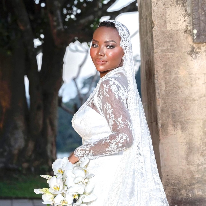 احتفلت خديجة معاذ بحفل زفافها في بالي