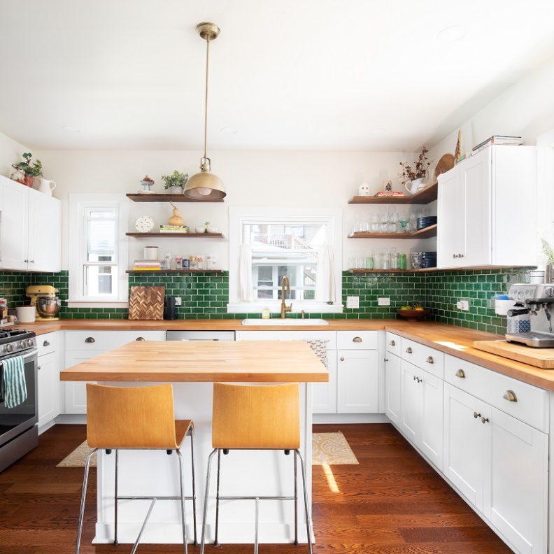 الباكسبلاش المتميز التصميم، يمكن أن يكون النقطة المحورية في المطبخ