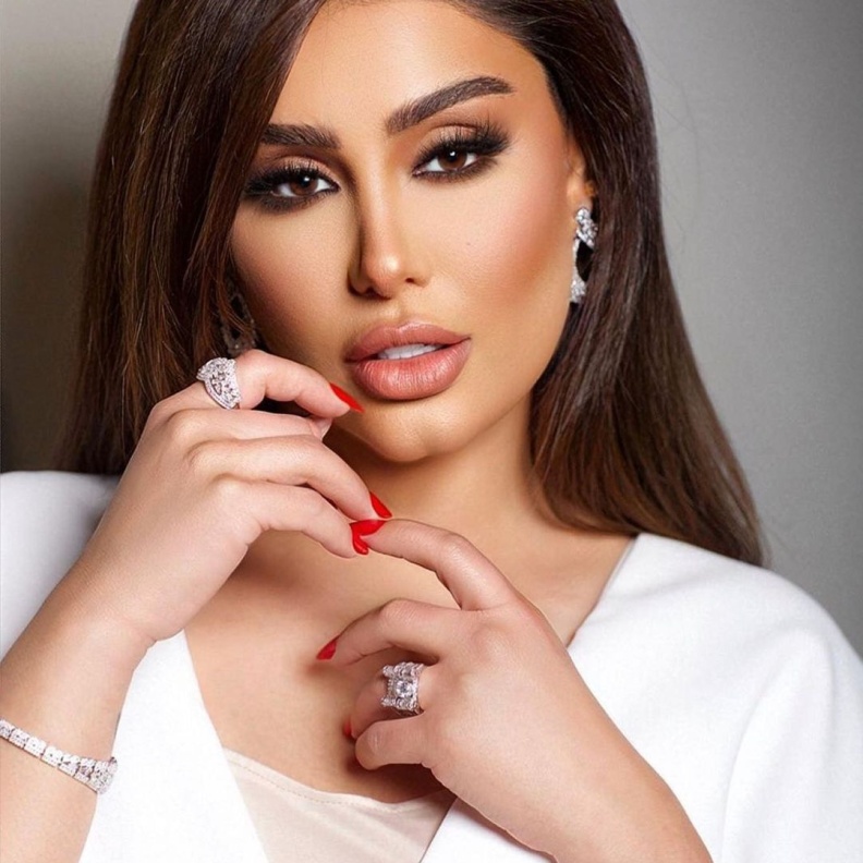 مجوهرات هنادي الكندري من القطع الكلاسيكية الأنيقة إلى التصاميم العصرية الجريئة