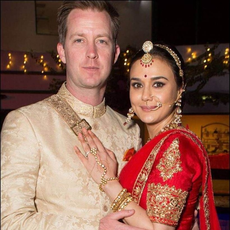 بريتي زينتا دخل الحب حياتها بلقائها بزوجها المستقبلي جين جود إنوف