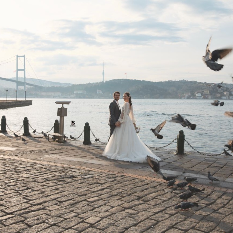 تصوير عروسين بكاميرا المصورة السعودية بتول العمري