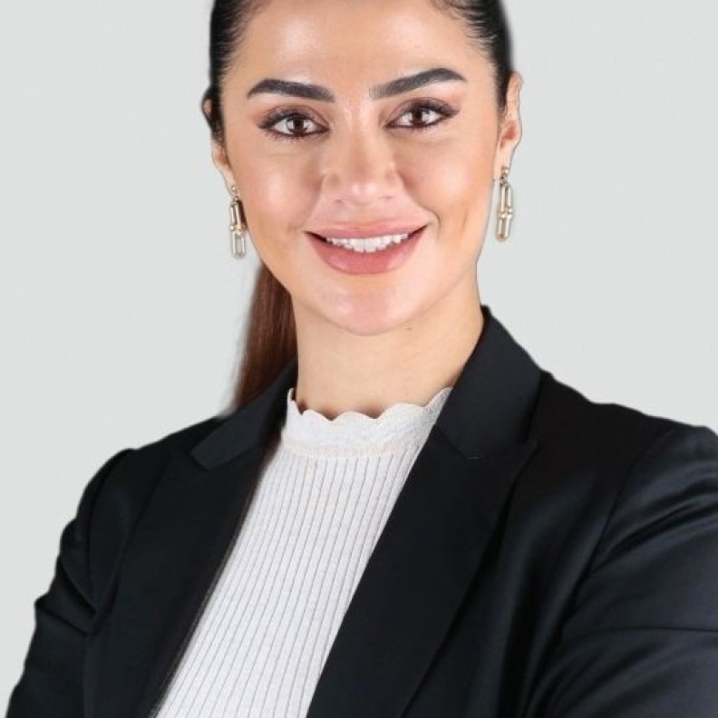 تونا بريكت الأخصائية النفسية المرخصة من هيئة الصحة بدبي في مركز ثرايف للصحة النفسية