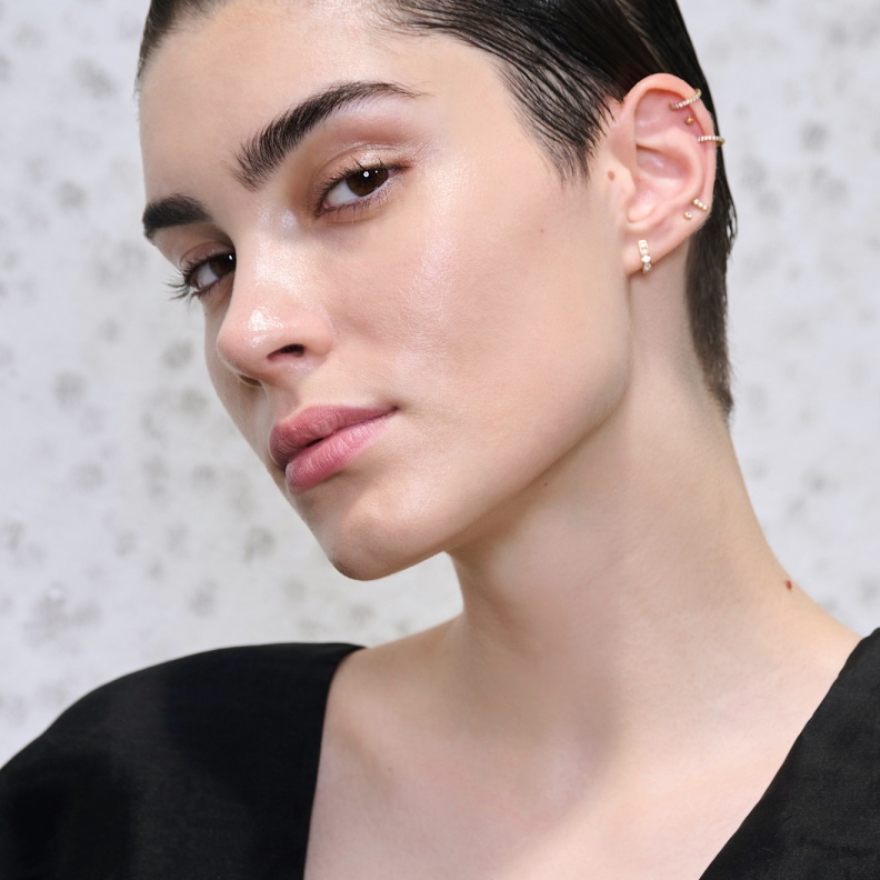 تقنيات تجميلية لتحديد ونحت الذقن في الصيف 