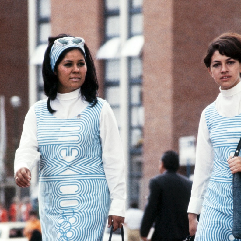 زي كلاسيكي للفريق المكسيكي باللون الأزرق