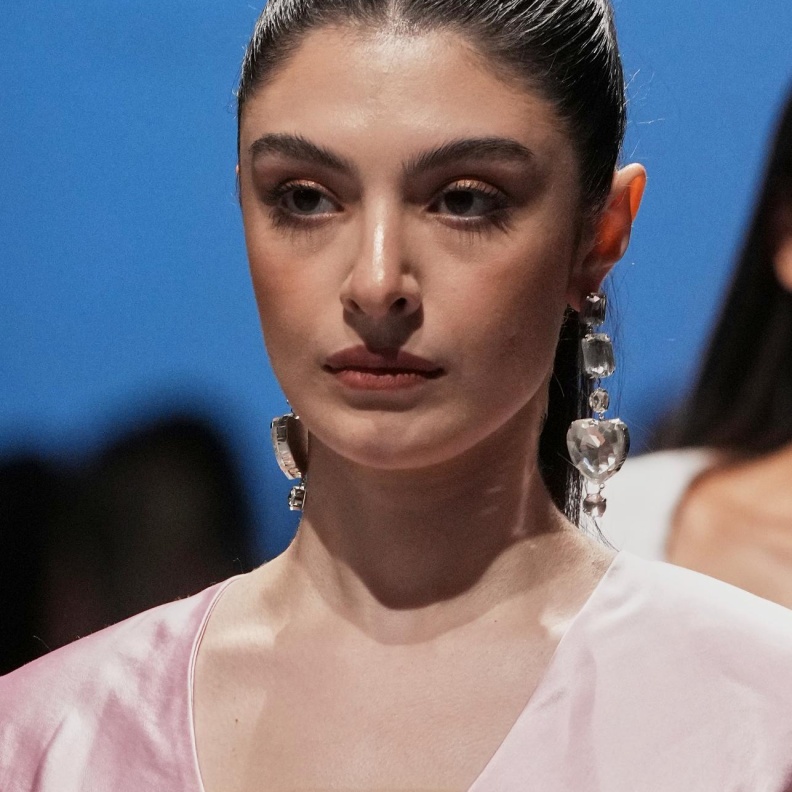 تعرفي على المدة الصحيحة لكيفية الفصل بين منتجات العناية بابشرة لتعزيز إطلالتكِ الجذابة بشكل صحي