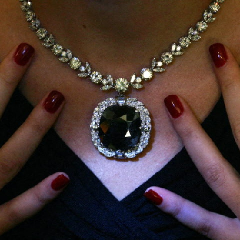 لقطة قريبة لماسة أورلوف