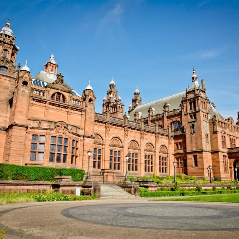 متحف كيلفينجروف للفنون والمتحف (Kelvingrove Art Gallery and Museum)