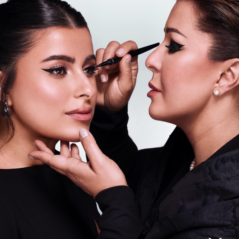 مينا شيخلي صورة من حسابها على انستغرام