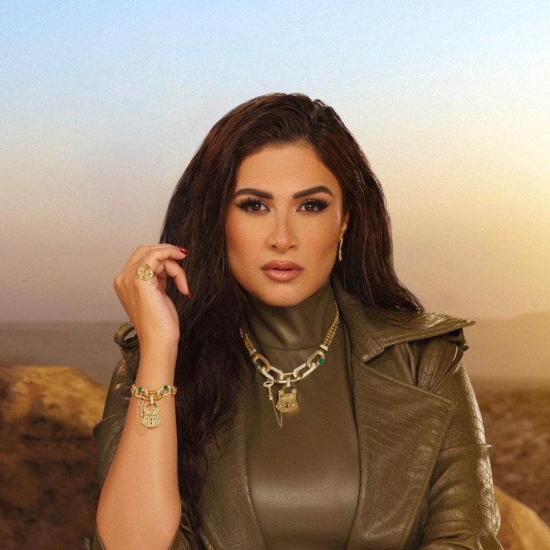 ياسمين عبد العزيز