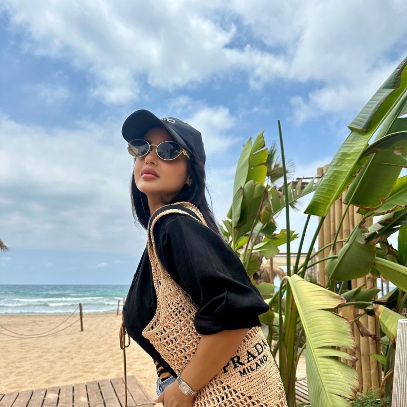 مدونة الموضة مايا العتر