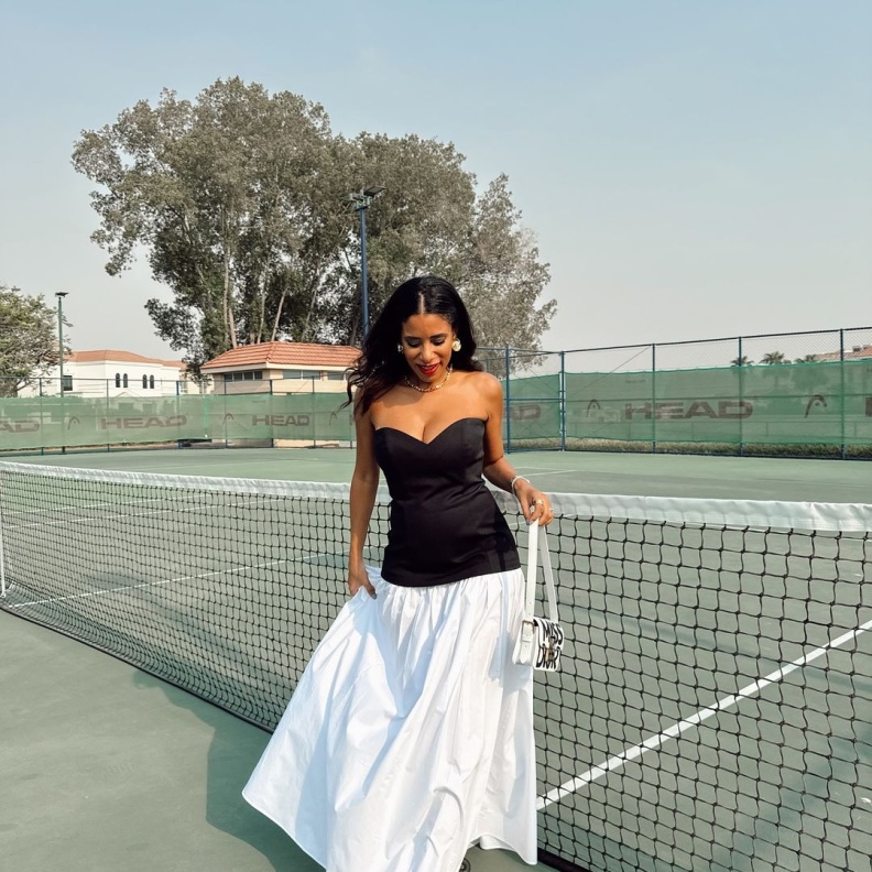 صيحة فساتين الخصر المنخفض