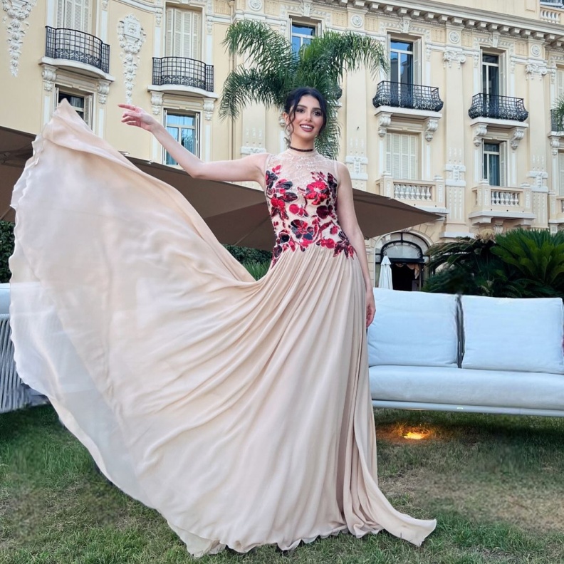 احدث اطلالات ماريتا الحلاني في موسم الصيف على انستغرام