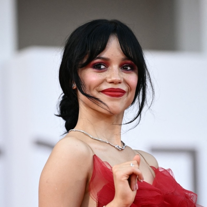 إطلالات جمالية مشرقة في افتتاح مهرجان فينيسيا السينمائي 2024