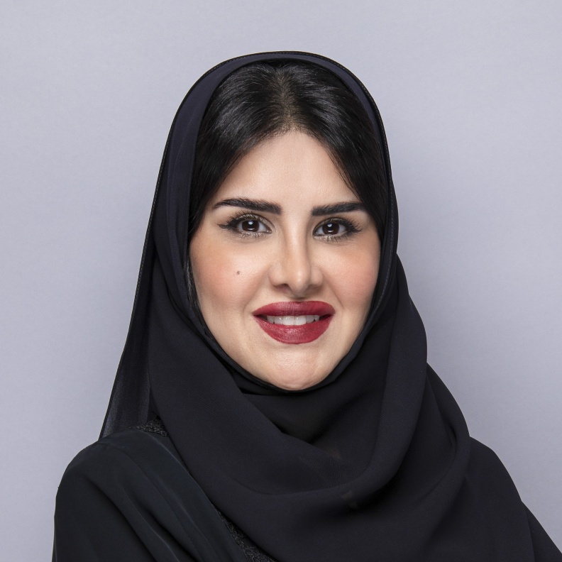 في يوم المرأة الإماراتية "هي" تلتقي رائدات متميزات.. العنود الهاشمي: أطمح من خلال مسؤولياتي في "دبي القابضة للترفيه" في تمكين جميع النساء من حولي