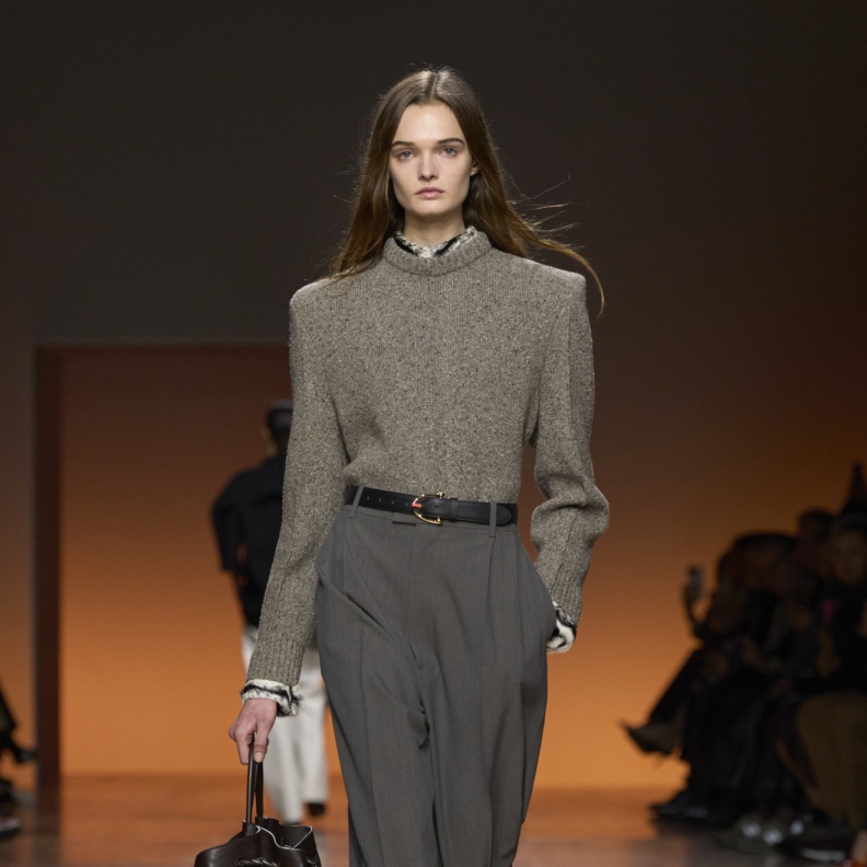 ترند "Very Demure, Very Mindful" يصل إلى عالم الموضة: كيف تعتمدينه لخريف 2024؟