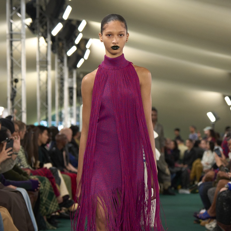 موضة الفساتين مع الشراريب صيحة لا غنى عنها من موسم الى آخر