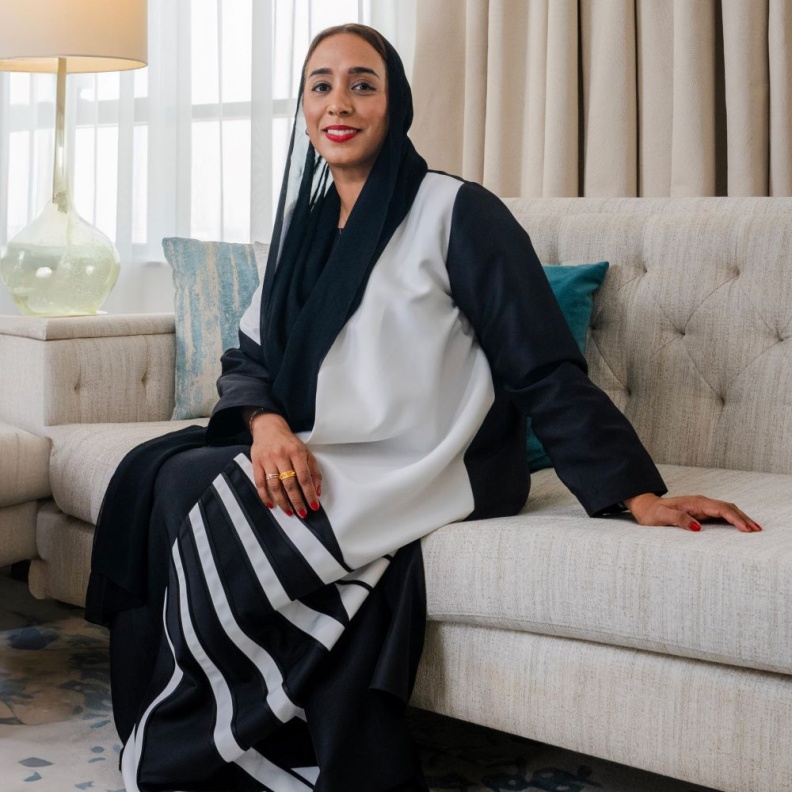 في يوم المرأة الإماراتية "هي" تلتقي رائدات متميزات.. عايدة البوسعيدي: نحن لا نروّج لدبي فقط بل نمثّلها ونحاكي تطورها المستمر