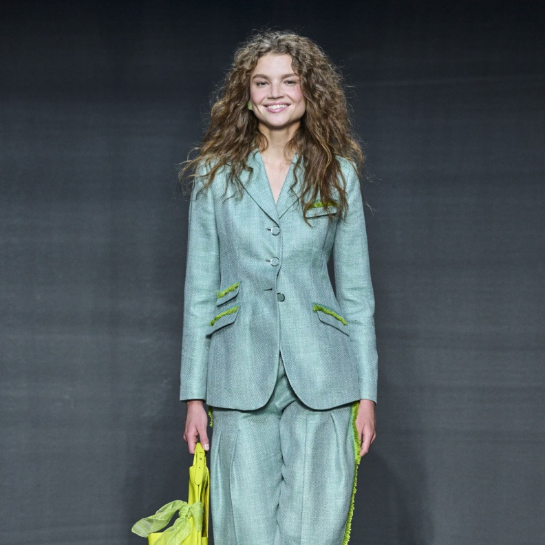 موضة الجاكيتات مع الجيوب الجانبية تمنحك الشياكة