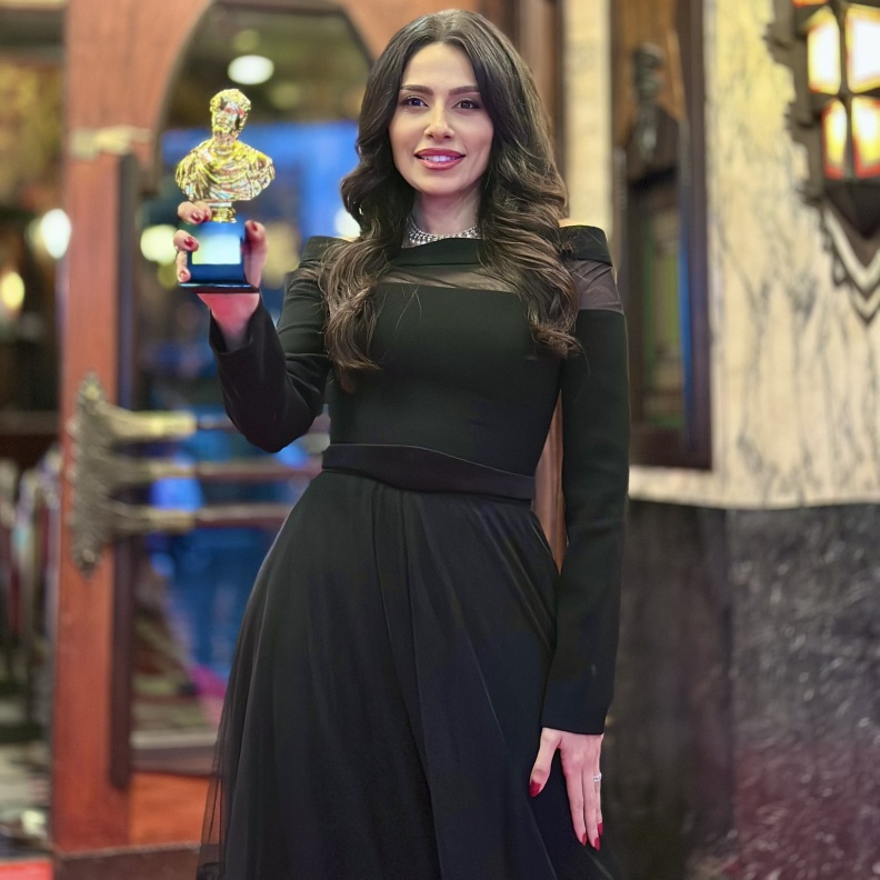 إلهام علي تفوز بجائزة أفضل ممثلة آسيوية