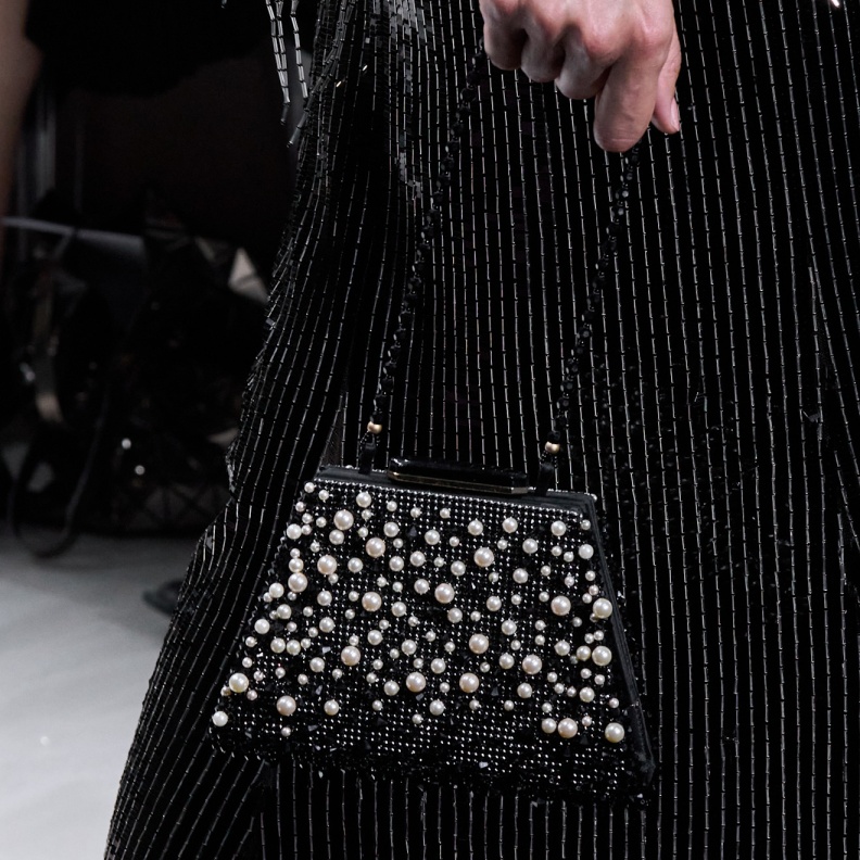 حقائب اللؤلؤ صيحات الأكسسوارات لخريف 2024