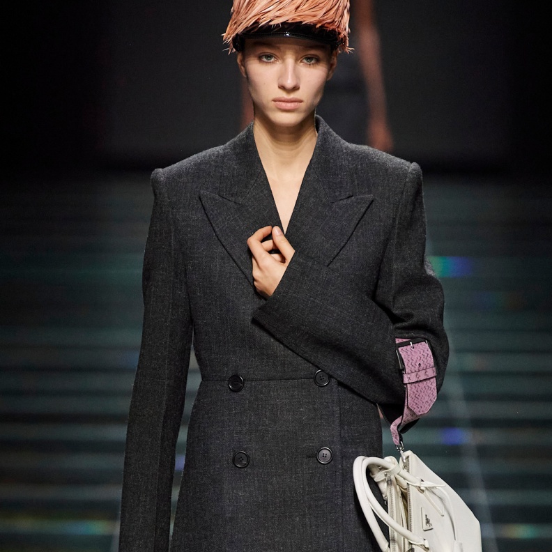 اكسسوارات ستسيطر على صيحات خريف وشتاء 2024-2025