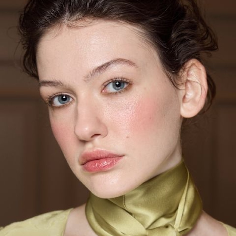 اكتشفي سر جمال البلاشر السائل وتقنية جديدة لإشراقة مثالية