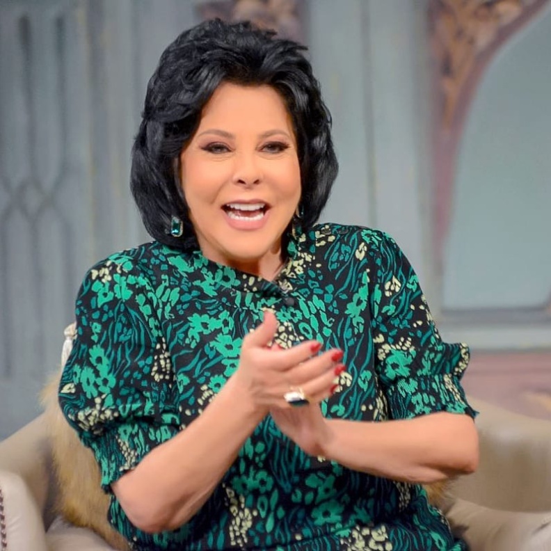 اسعاد يونس في كواليس برنامج صاحبة السعادة 