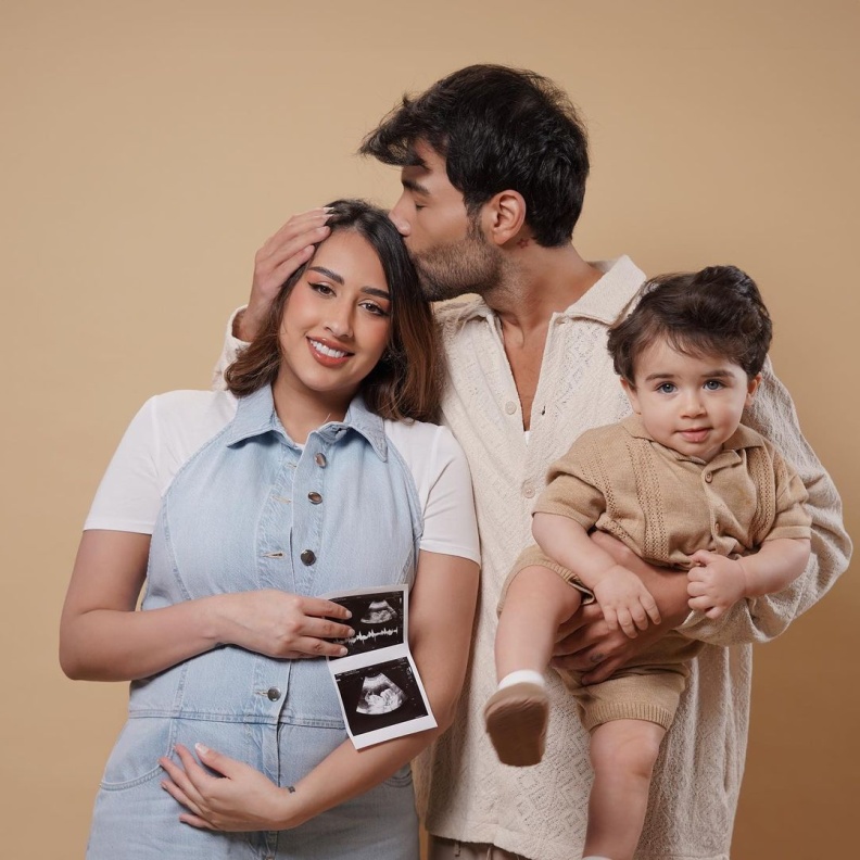 فرح الهادي في انتظار مولودها الثاني