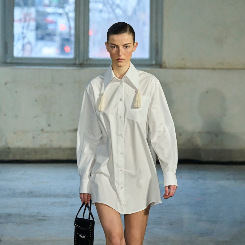 طرق تنسيق فستان القميص لتتحولي إلى أيقونة موضة