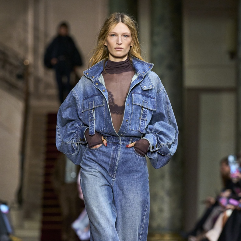 إطلالة من Zimmermann