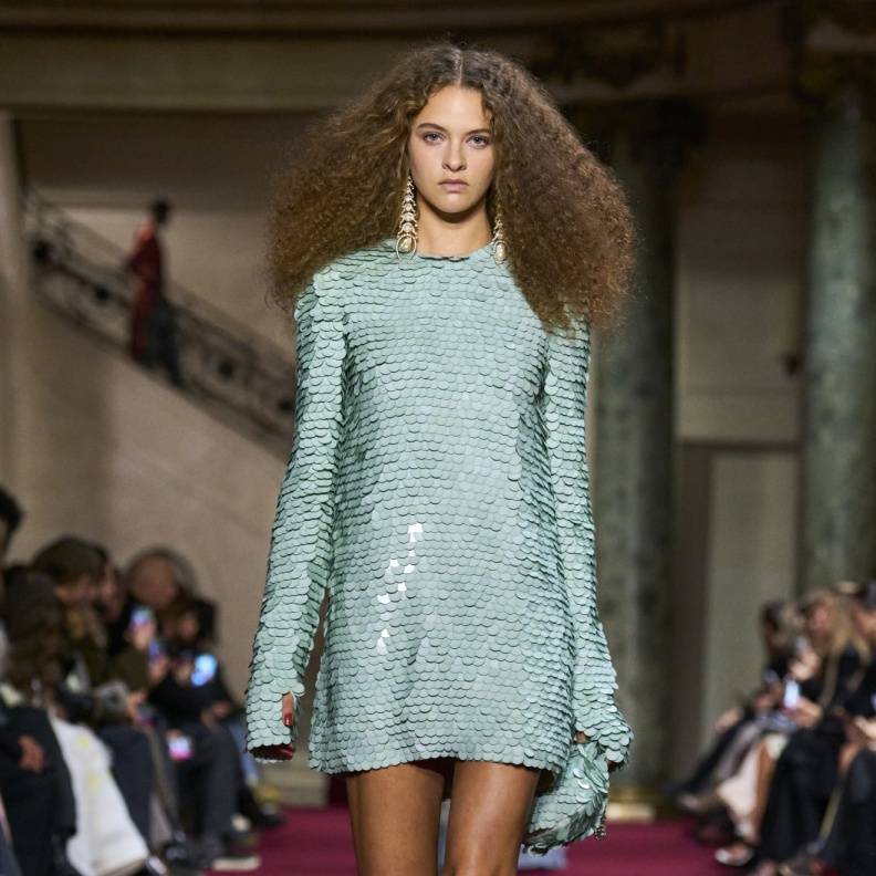 فستان براق لحفلات الكوكتيل من Zimmermann