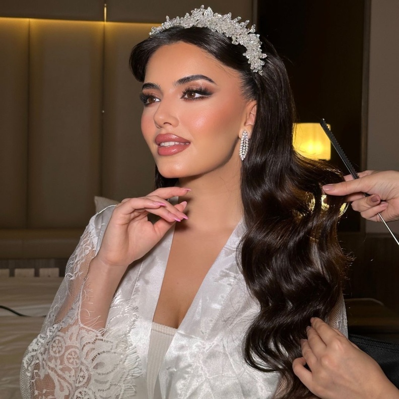 من مكياج العرايس من خبيرة المكياج السعودية أثير فارس