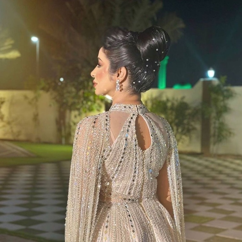 تسريحات الشعر المرفوعة من وحي الفنانة الإماراتية زهرة العين