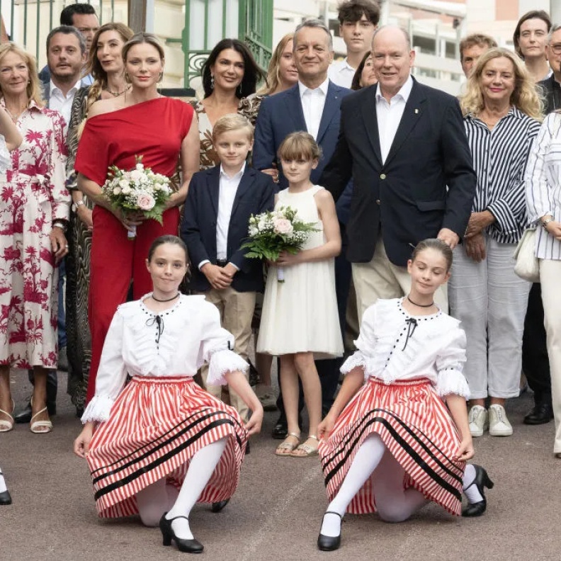 إطلالات شارلين أميرة موناكو السابقة في نزهة U Cavagnëtu