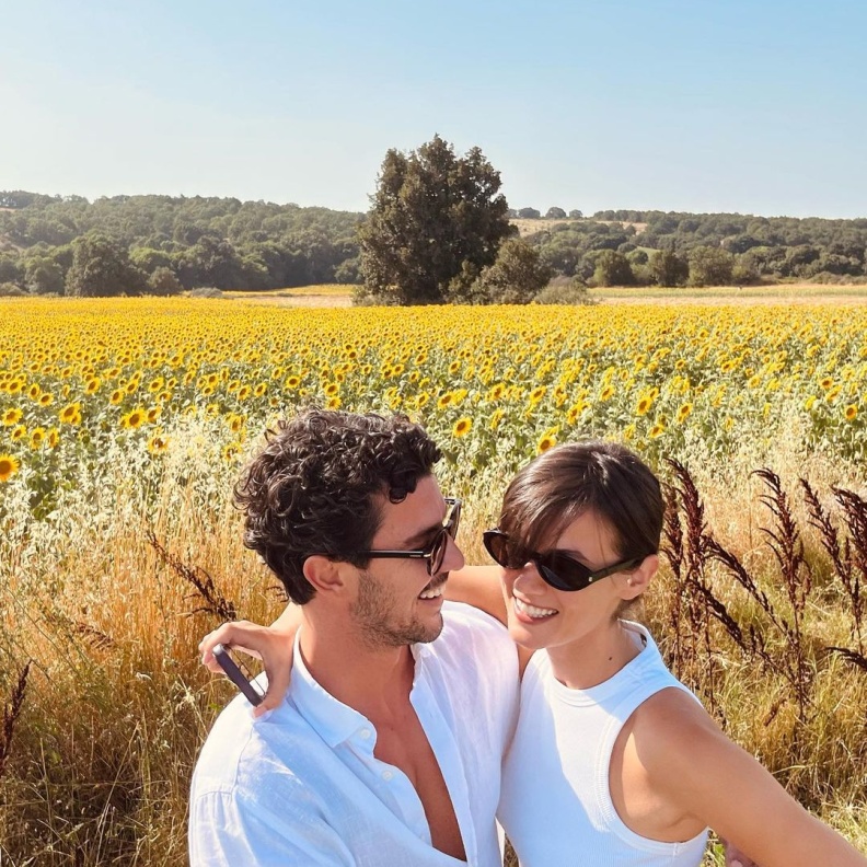 بطلة مسلسل "القضاء" تعقد قرانها في روما وبيرجا أكلاي وهاكان كورتاش يكتفيان بزفاف بسيط .. 6 قصص حب تركية ستتوج بالزواج قريبا