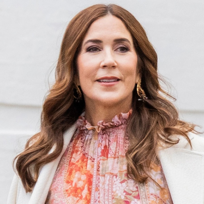 الملكة ماري في إطلالة ملكية جديدة من Zimmermann