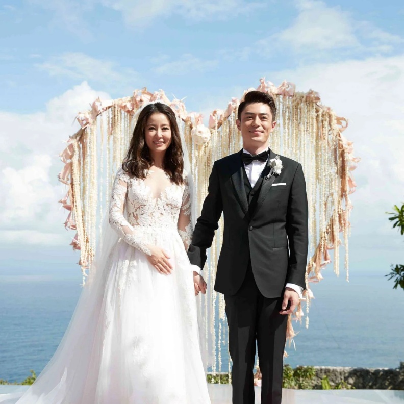 روبي لين   ووالاس هو  ، منتجع بولغاري بالي