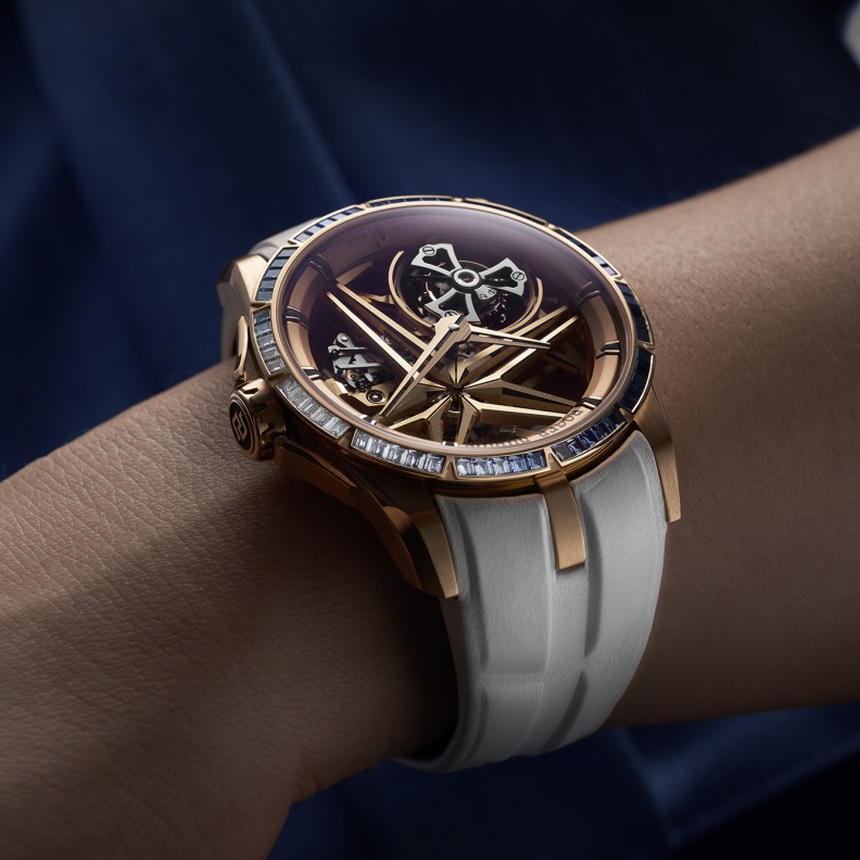 ساعات روجيه دوبوي تتألق في معرض Watches and Wonders بشنغهاي لعام 2024