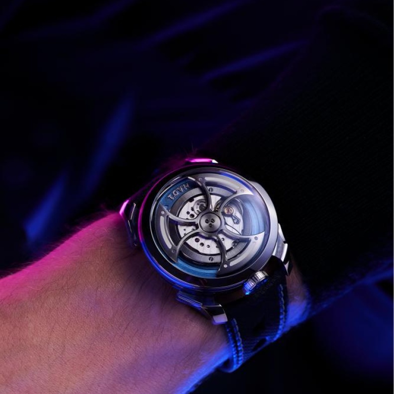 ساعة M.A.D.1S تجمع بين المرح والإبداع وتحدي التوقعات التقليدية