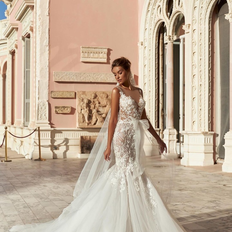 فستان زفاف بقصة حورية البحر من دار أوكسانا موكا