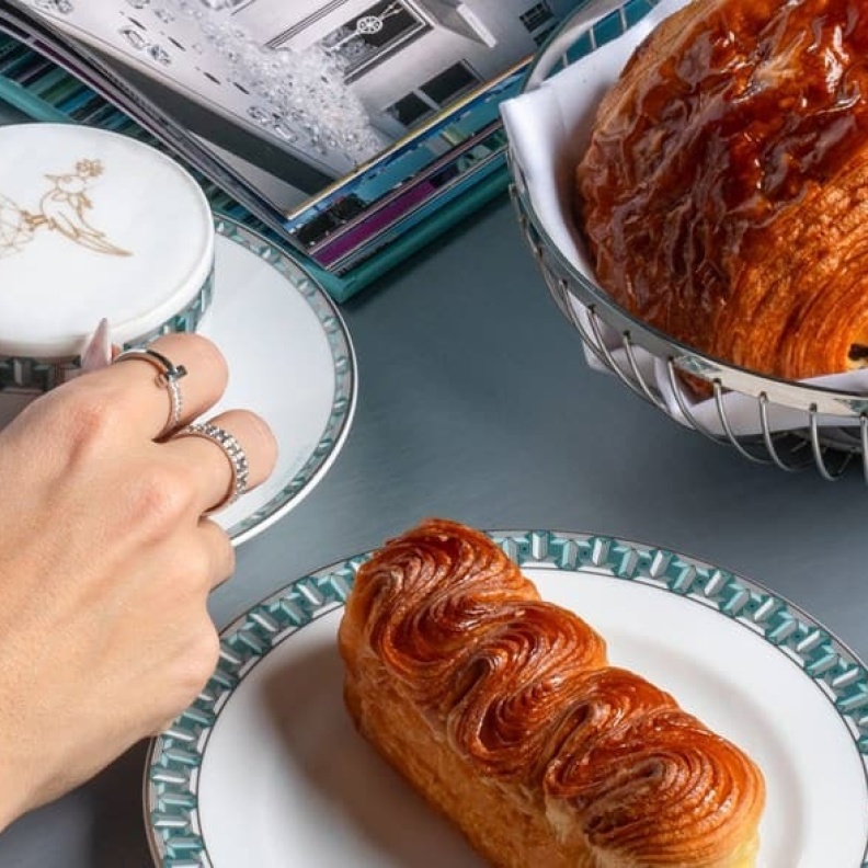 من قلب دبي إلى فنجانك.. 15 مقهى جديد بتجارب لا مثيل لها